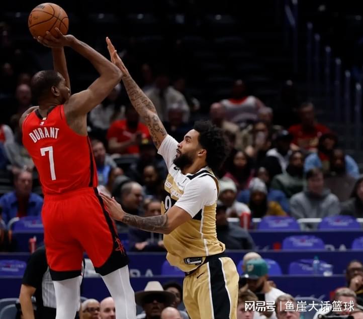 半岛体育官网-NBA最新排名！火箭坐稳第三，快船收大礼，勇士危险，湖人被甩开